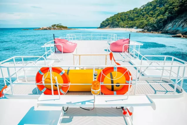 SeaStar彩虹号顶层