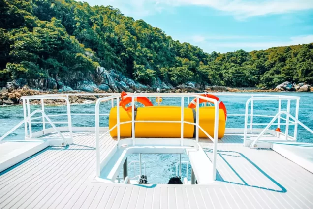 SeaStar彩虹号顶层