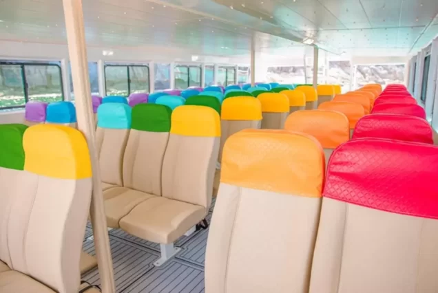 SeaStar彩虹号内部座位