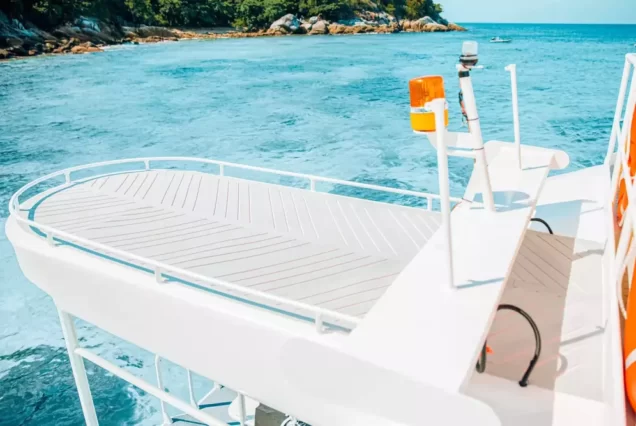 SeaStar彩虹号跳台