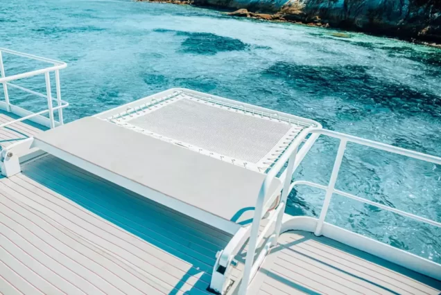 SeaStar彩虹号跳台