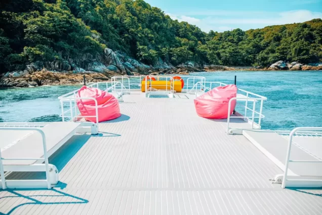 SeaStar彩虹号顶层