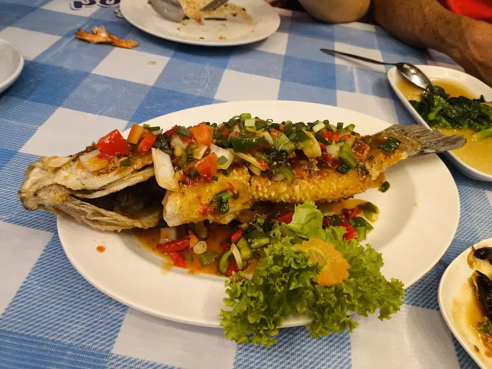 拉威海鲜,炸鱼